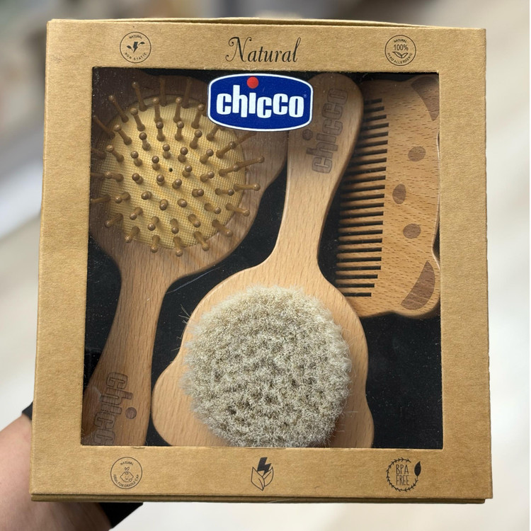ست شانه و برس 3 تکه خرسی چیکو chicco با الیاف طبیعی همراه با جعبه