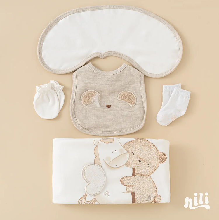 ست بیمارستانی جعبه ای 13 تکه نیلی nili طرح یونیکورن و خرس کد 3963